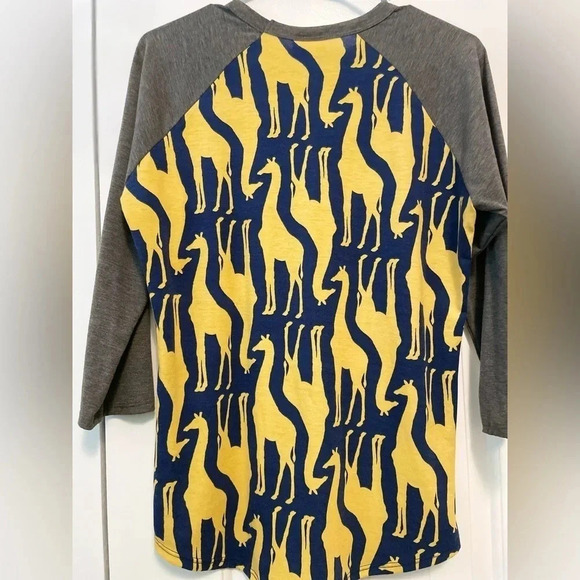 LulaRoe Randy women’s gray and yellow giraffe pattern shirt size S - Picture 4 of 4
